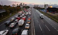 Police Issue $448 Ticket for Australian Drivers Who Don’t Clean Mud Off Their License Plates