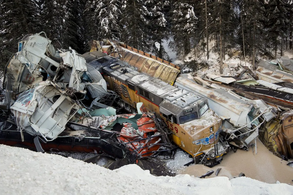A train derailment is shown near Field, B.C., on Feb. 4, 2019. (The Canadian Press/Jeff McIntosh)