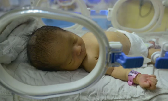 Chinese Parents Abandon Newborn in US Hospital, Fly Back to China: Report
