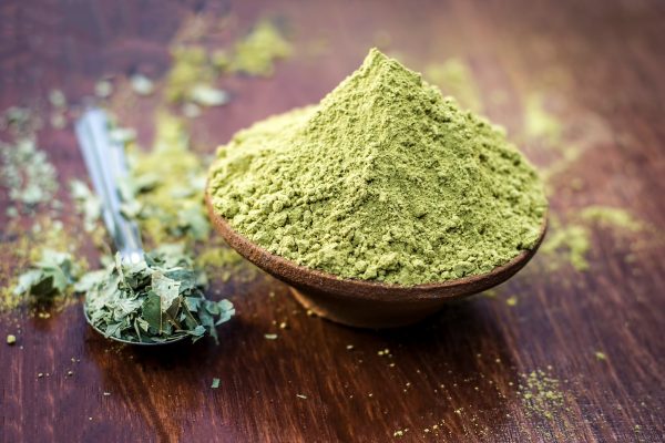 Henna powder natural hair dye