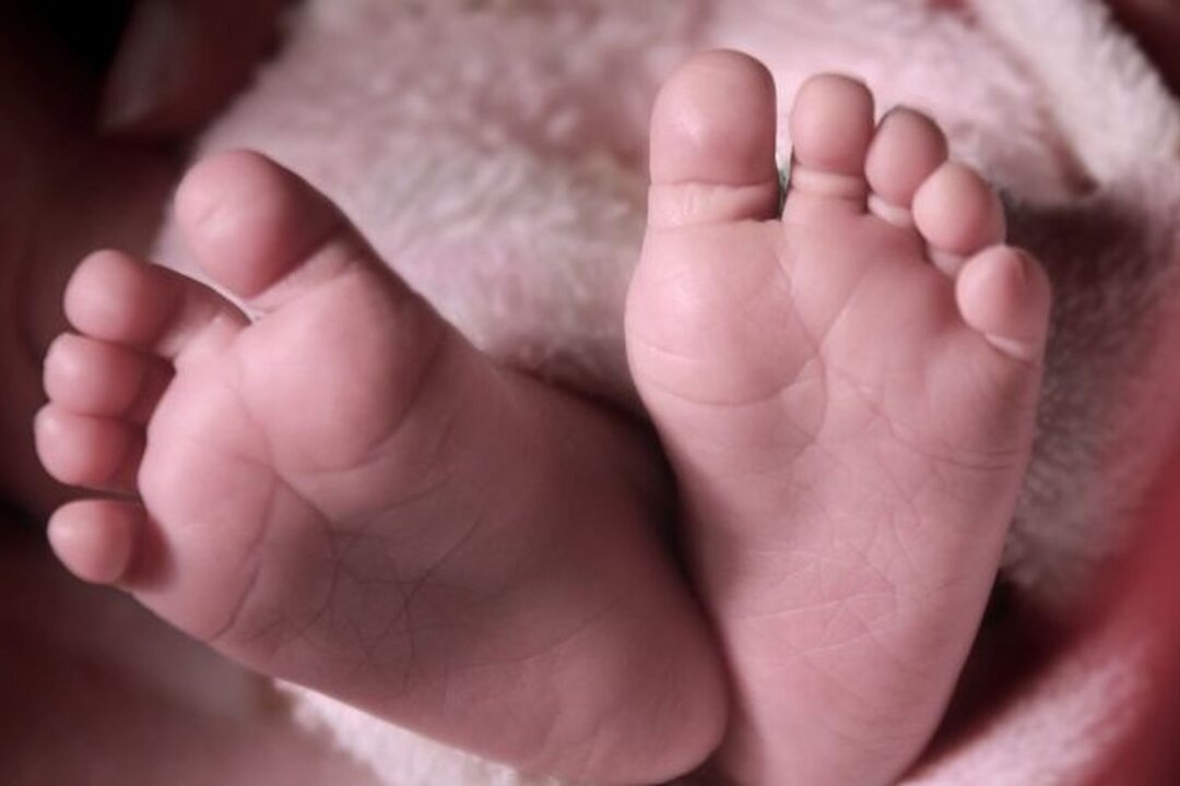 Stock photo of a baby's feet. (Vitamin/Pixabay)