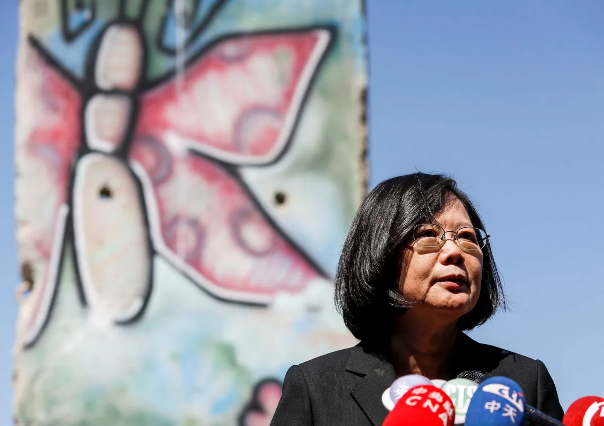 Taiwanese President Tsai Ing-wen standing by a section of the Berlin Wall at the Ronald Reagan Presidential Library in Simi Valley, California, U.S. on Aug. 13, 2018. (Ringo Chiu/Reuters)