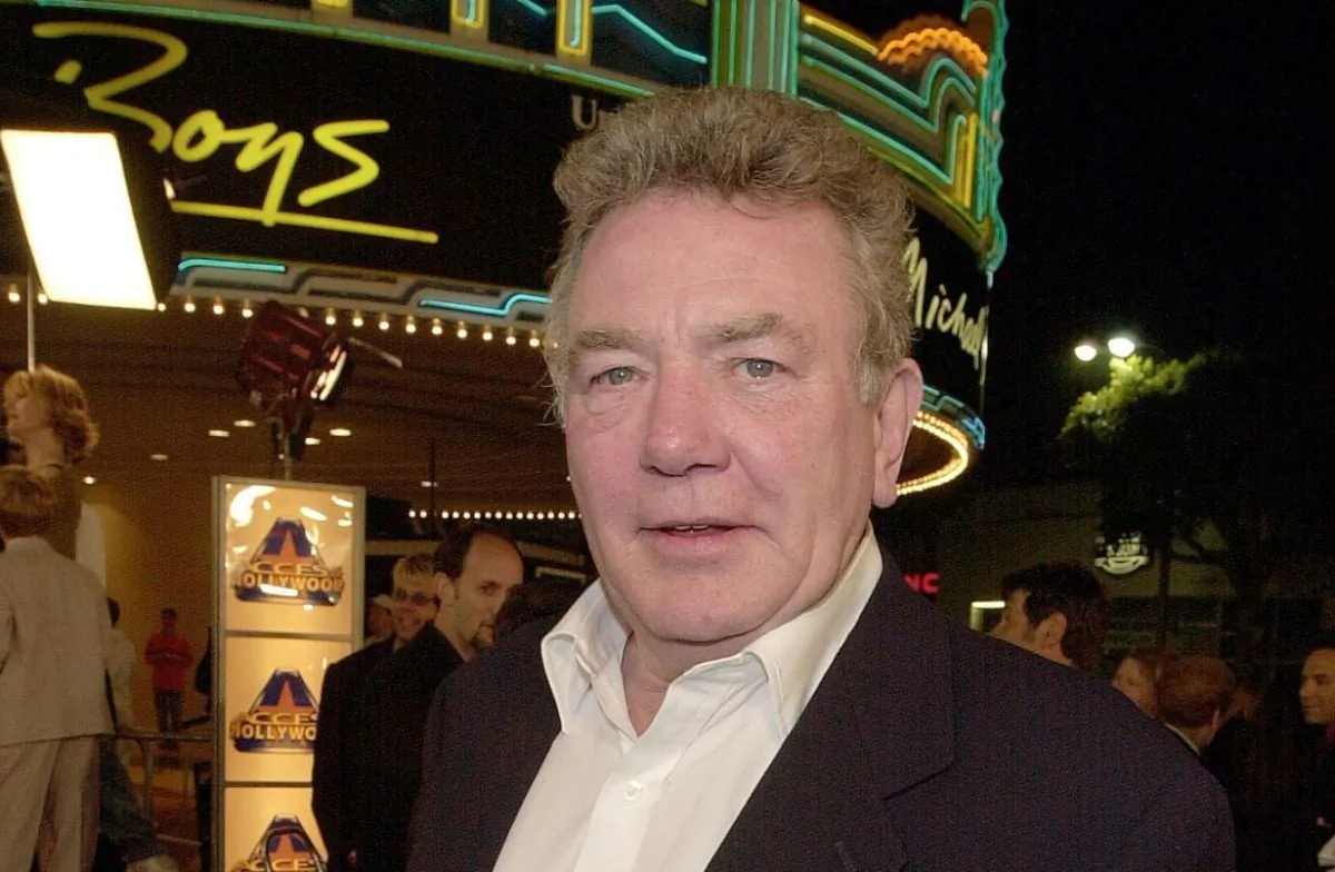 British actor Albert Finney arrives to the premiere of his new film 'Erin Brockovich' in Los Angeles, on March 14, 2000. (Lucy Nicholson/AFP/Getty Images)