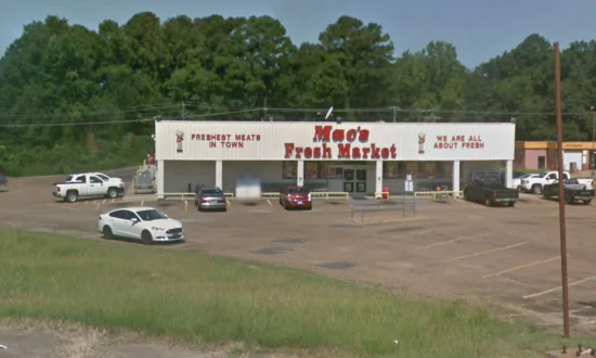 Grocery Store Owner Defends Mailer That Said ‘Heaven Has a Wall’