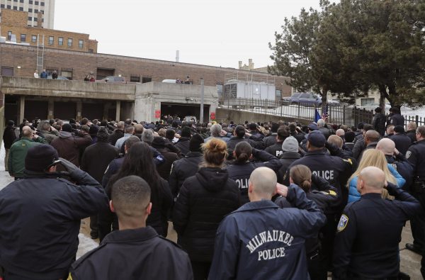 Milwaukee Police officer shot