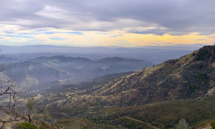 The view from the North Ridge Trail on Mount Diablo looks southwest, in Mount Diablo State Park, California, in this Dec. 18, 2018, file photo. Authorities say a body was found in the wreckage of a plane they believed crashed Friday night, Feb. 8, 2019. (Tom Stienstra/San Francisco Chronicle via AP)