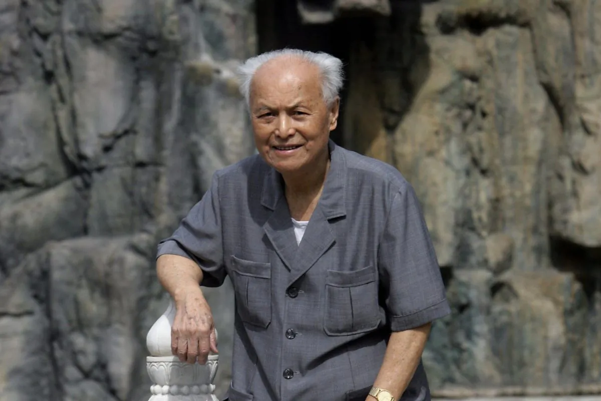 Li Rui, former secretary to Chinese Communist Party leader Mao Zedong, poses during an interview in Beijing on Sept. 5, 2006. (GOH CHAI HIN/AFP/Getty Images)