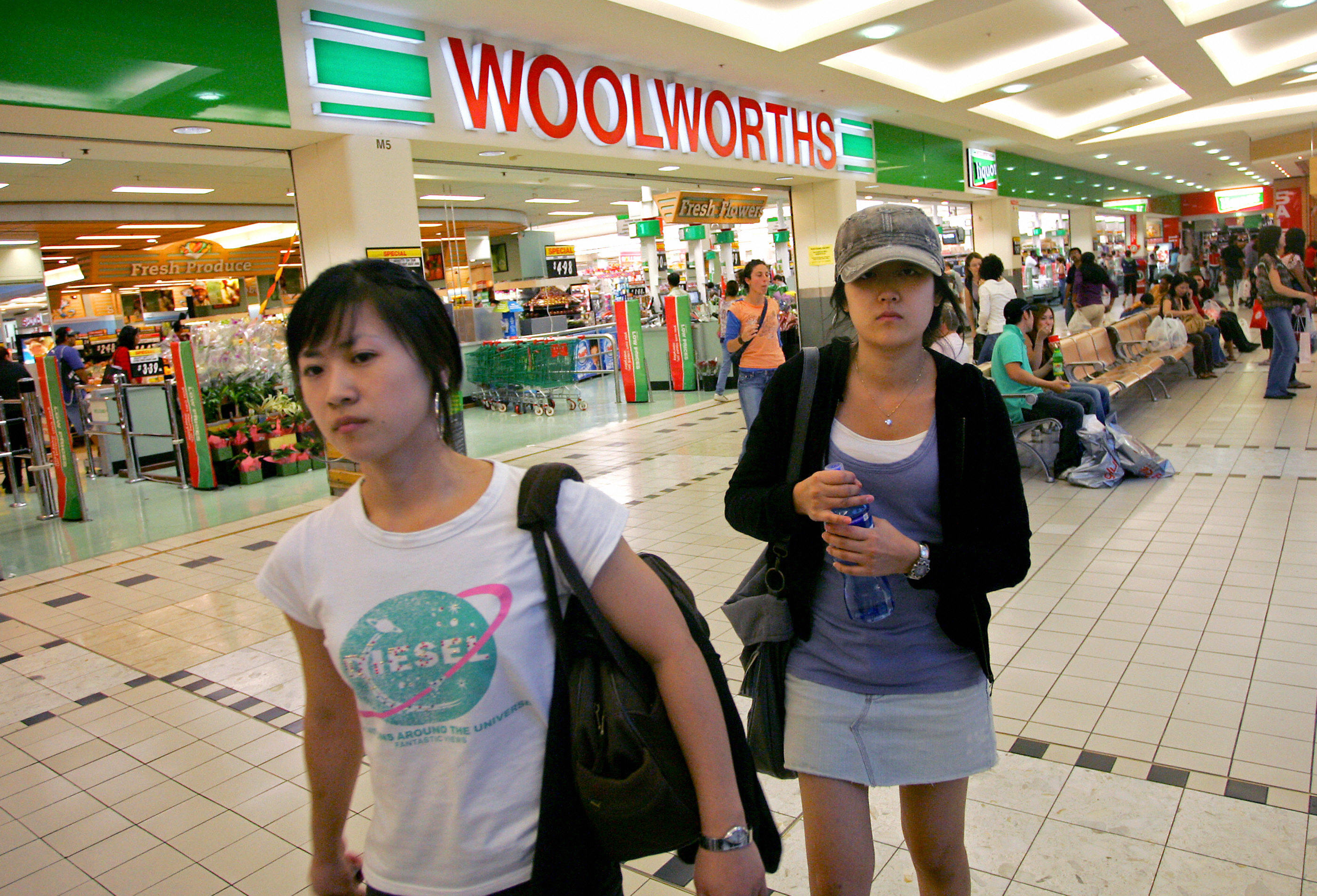 Sydney siders are seen shopping at a Woolworths