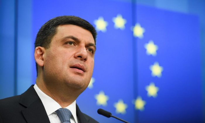Prime Minister of Ukraine Volodymyr Groysman (L) gives a press conference at the EU headquarters in Brussels on Dec. 17, 2018. (John Thys/AFP/Getty Images)