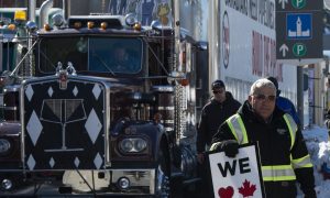 Pro-Pipeline, Anti-Carbon Tax 'United We Roll' Convoy Holds 2 Days of Protests in Ottawa
