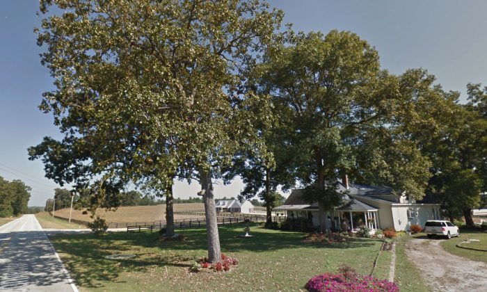 The 5800 block of Highway 82 Spur, Commerce, where a 79-year-old woman held off a burglar with a pistol, on Feb. 12, 2019. (Screenshot/Googlemaps)