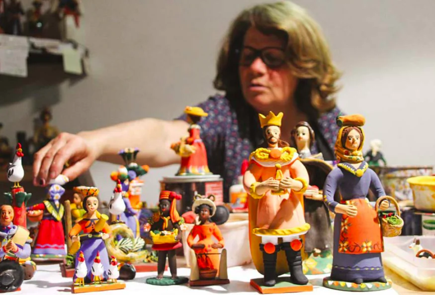 Maria Inácia Fonseca working in her atelier. (Wibke Carter)