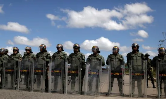Venezuelan Troops Kill One in First Bloodshed Linked to Aid Entry