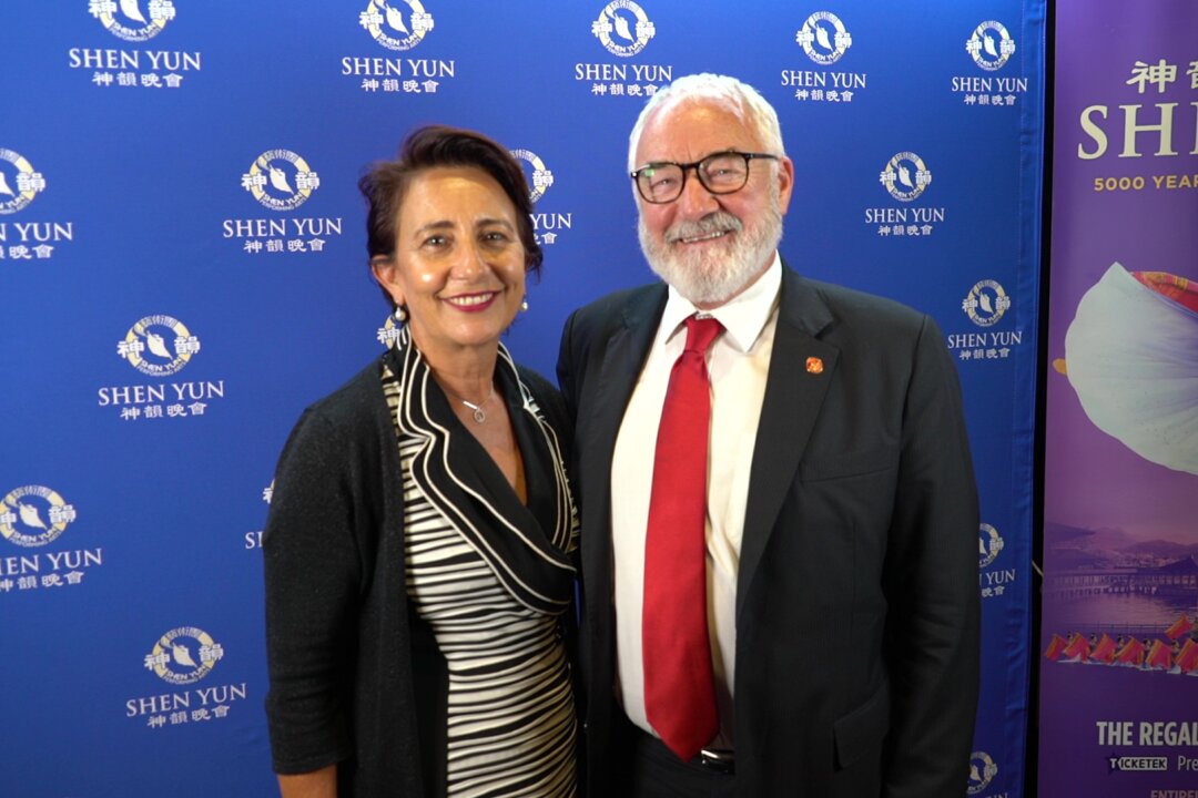 Western Australian Legislative Council Member for Mining and Pastoral the Hon. Robin Scott (R) saw Shen Yun at Perth's Regal Theater in Western Australia, on Feb. 21, 2019. (Victor Bernal/NTD)