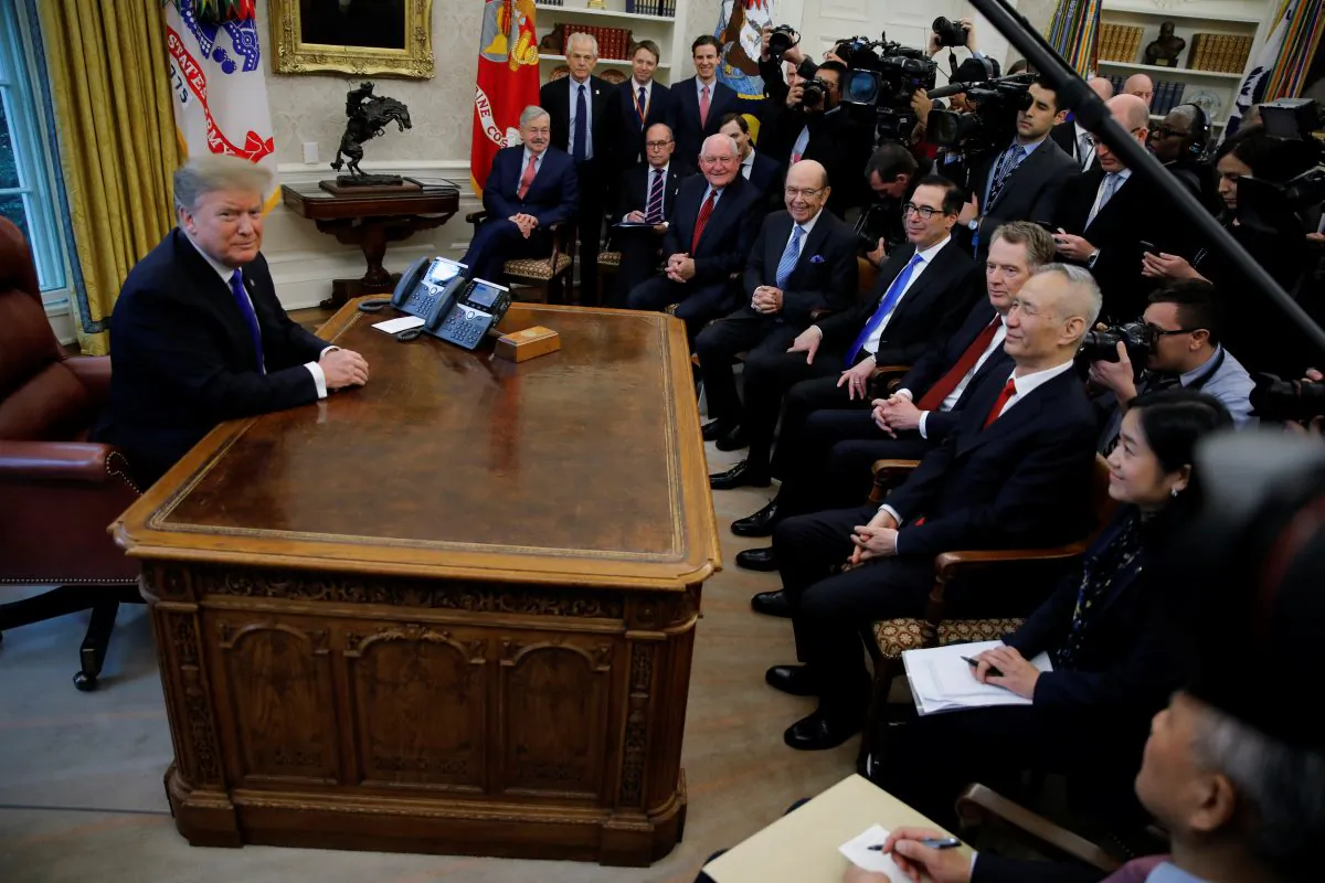 U.S. President Donald Trump meets with Chinese Vice Premier Liu He (R) in the Oval Office at the White House in Washington, United States, on February 22, 2019. (REUTERS/Carlos Barria)