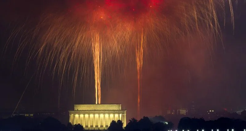 Fireworks explode over Lincoln Memorial at the National Mall in Washington, during the Fourth of July celebration on Jul. 4, 2017. (Jose Luis Magana/AP)