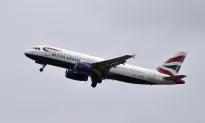 Passenger Plane Twists and Turns ‘Like A Rollercoaster’ as Pilot Abandons Landing at Gibraltar