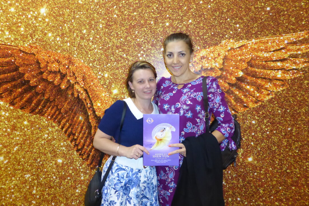 Magda Xantopol (R) and her friend, Raluca Balint,
enjoyed Shen Yun at Brisbane's Queensland Performing Arts Centre, in Australia, on Feb. 26, 2019. (Mary Yuan/The Epoch Times)