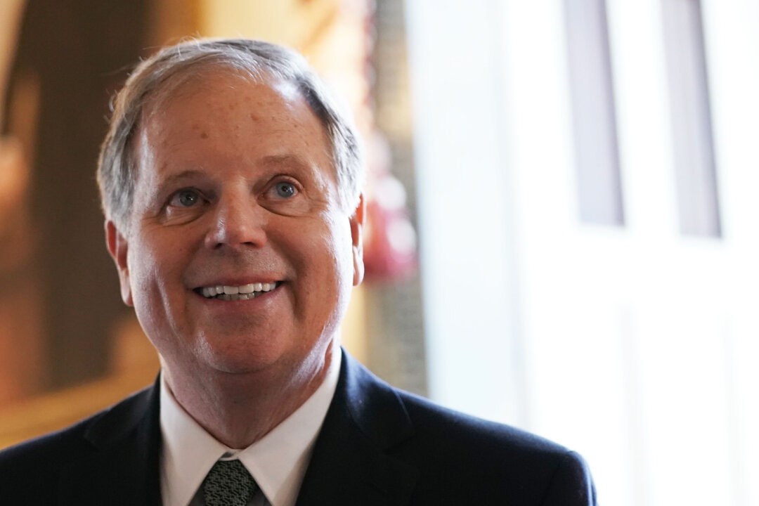 Doug Jones Wants Alabama to Elect Its Governor and Lieutenant Governor as a Package Deal