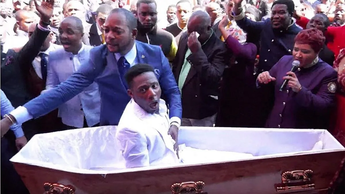 A still from the video of the moment a man apparently came back to life in a video posted on Feb. 26, 2019. (Ralf Lukau/Screenshot/Facebook)