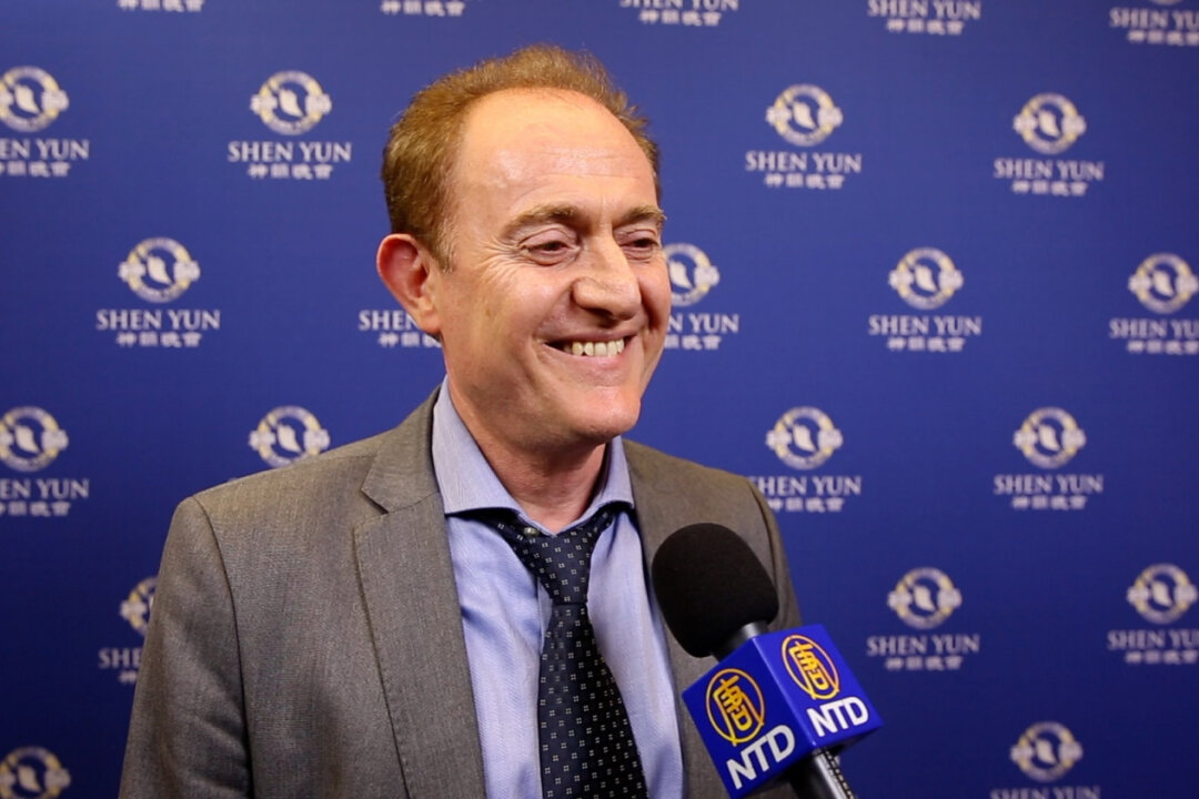Mr. Heydari Hormoz enjoyed the premiere of Shen Yun in Nice, France on March 30, 2019: "It's a feeling which can't be described, it's divine! It's really divine! The dancing, the music, the orchestra... It's incredible! Unbelievable!" (NTD Television)
