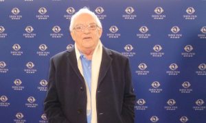 Former Diplomat Encourages People to See Shen Yun
