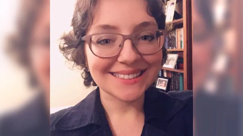 Becca Henderson, a woman who received an artificial heart transplant that she carried in a backpack, has died. (Facebook)