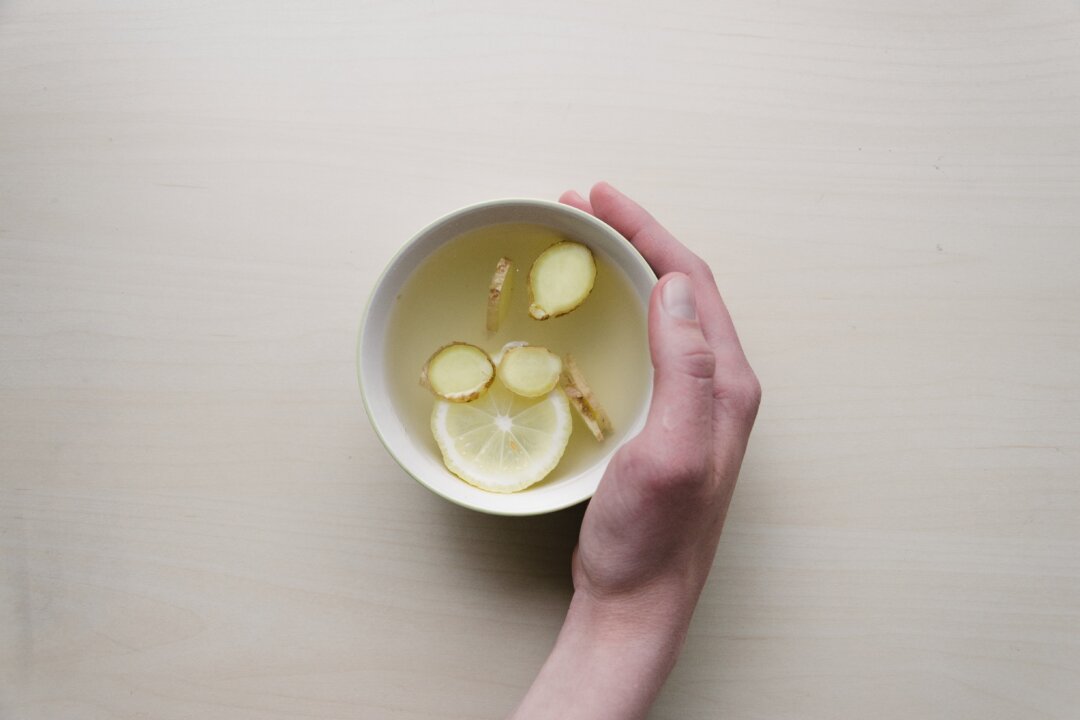 Ginger tea is a great morning energizer that can help you lose weight. (Dominik Martin/Unsplash)
