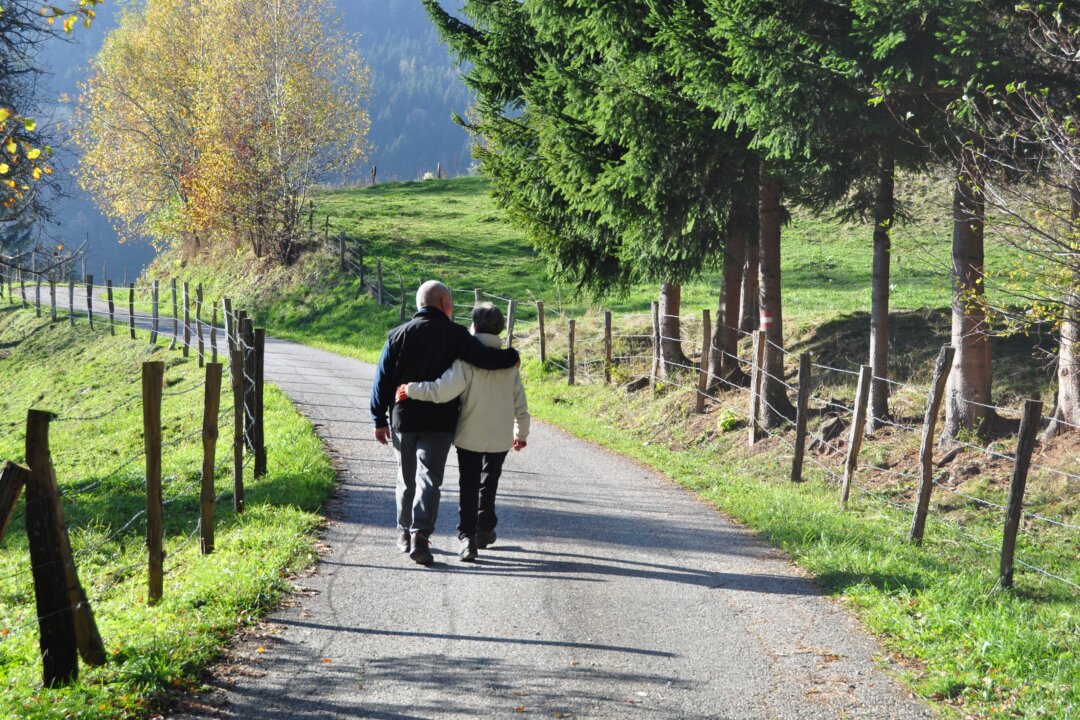 A walk can help reset your body and mind, making you happier, more productive, and healthier. (Pxhere)