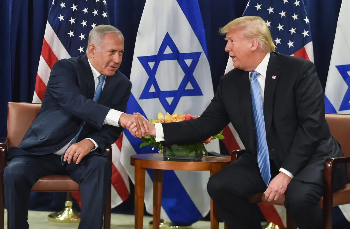 President Donald Trump shakes hands with Israeli Prime Minister Benjamin Netanyahu in New York on Sept. 26, 2018. (Nicholas Kamm/AFP/Getty Images)