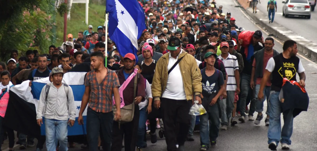 Honduran migrants take part in a caravan towards the United States in Chiquimula, Guatemala on Oct. 17, 2018. (ORLANDO ESTRADA / AFP)

