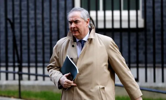EU Awaits Reworked UK Brexit Proposals, Deal Remains Elusive
