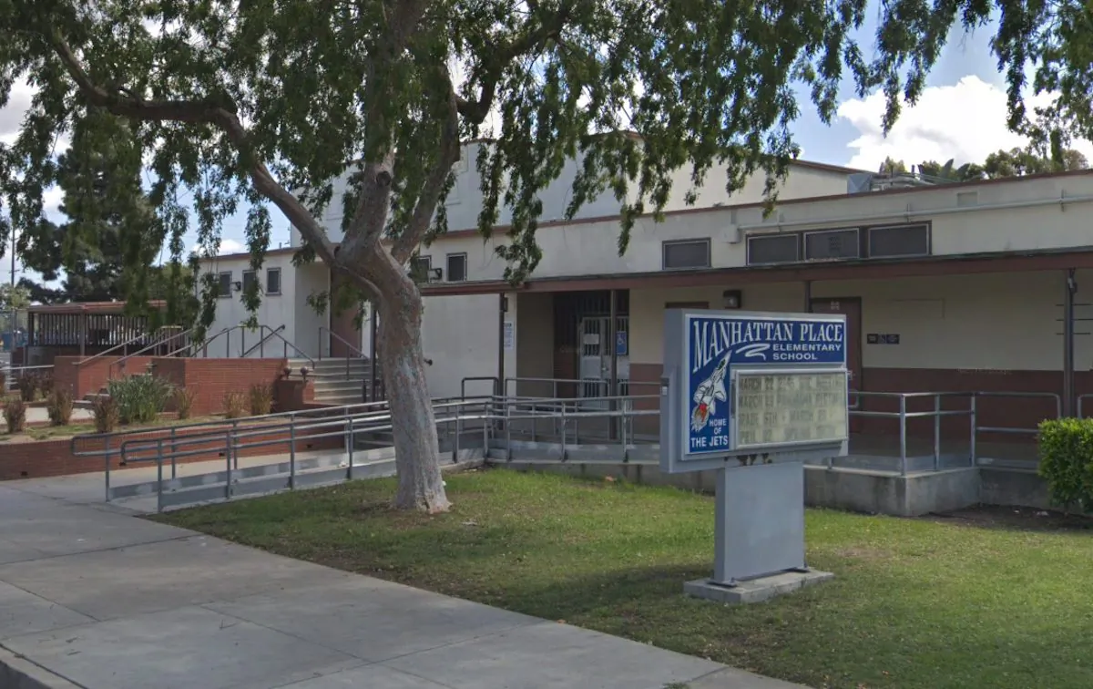 Manhattan Place Elementary School, Los Angeles. (Screenshot/Googlemaps)