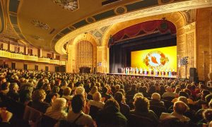 Shen Yun’s Dancers Glide Across the Stage like Liquid Silk