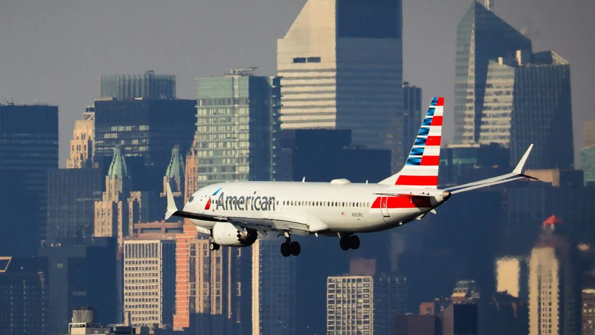 An American Airlines Boeing 737 Max 8, on a flight from Miami to New York City, lands at LaGuardia Airport in the Queens borough of N.Y.C., on March 11, 2019. (Drew Angerer/Getty Images)