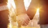 Michigan Couple Die Holding Hands After 56 Years of Marriage