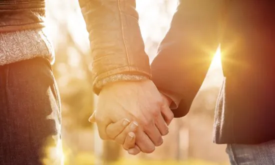 Michigan Couple Die Holding Hands After 56 Years of Marriage