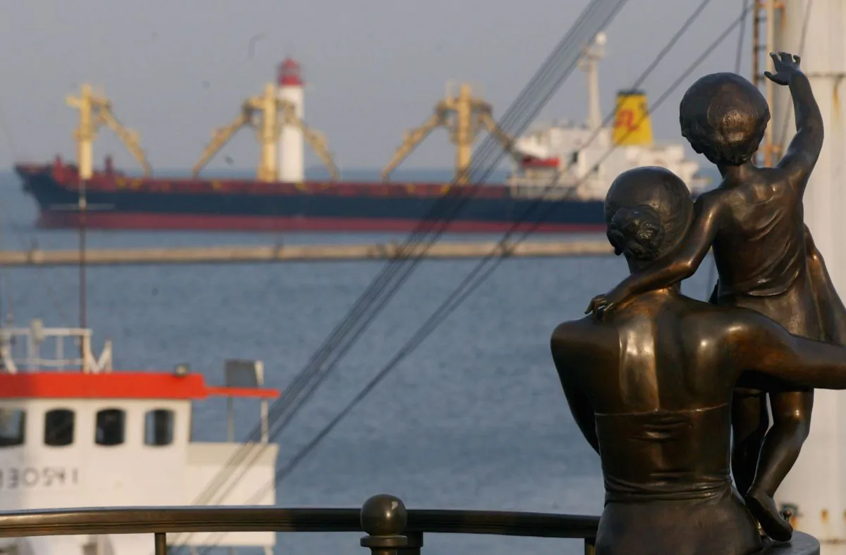 File photo taken on Dec. 8, 2004, showing a statue of a mother and child at a harbor in the Ukrainian port city of Odessa. (Getty Images)