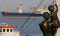 Baby Blown into Black Sea, Mom and Passerby Dive in for Rescue