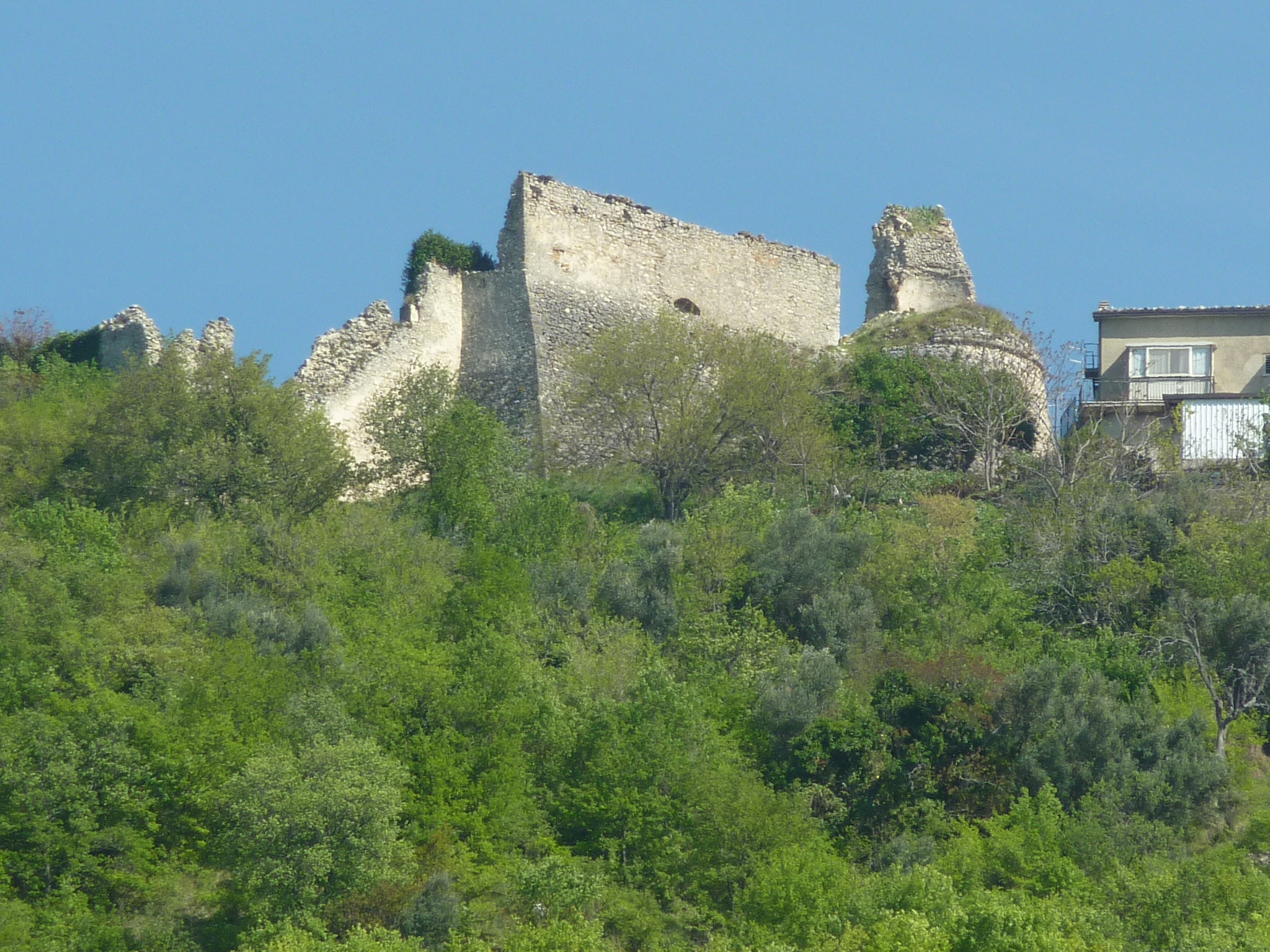 15th-Century Italian ‘Castle in the Sky’ Renovated Is Now Available for ...