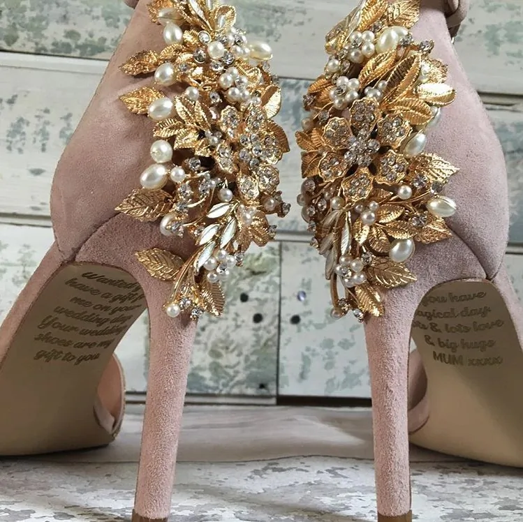A British woman was moved to tears when she received a pair of custom wedding shoes on which her deceased mother left a message before passing away. (Lace and Love/Instagram) 
