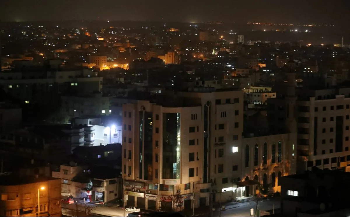 Smoke and flame are seen during an Israeli air strike in Gaza March 15, 2019. (Reuters/Mohammed Salem)