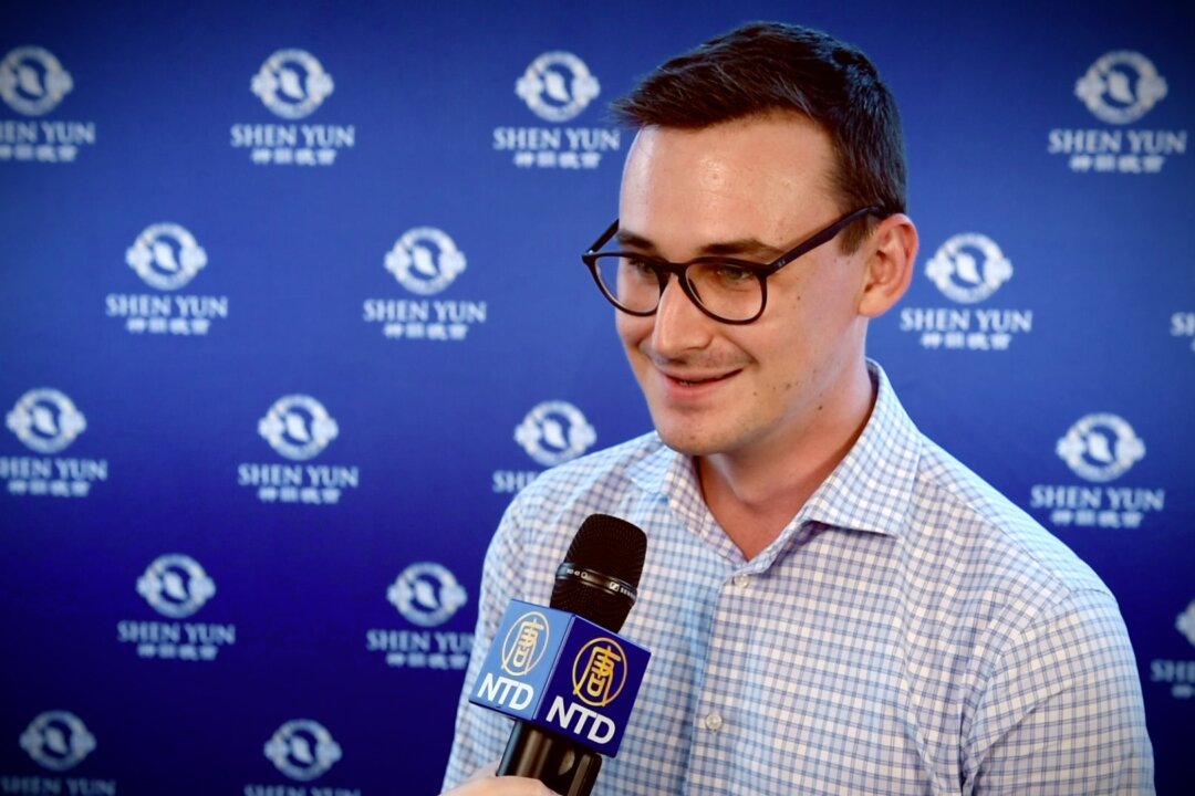 Queensland Member of Parliament for Bonney Sam O'Connor saw Shen Yun at the Gold Coast's Home of the Arts, in Australia, on March 13, 2019. (Jenny Lai/NTD Television)