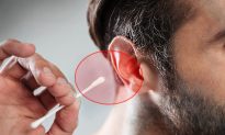 UK Man Loses Hearing, Almost Dies After Using Cotton Swab to Clean His Ears, Report Says