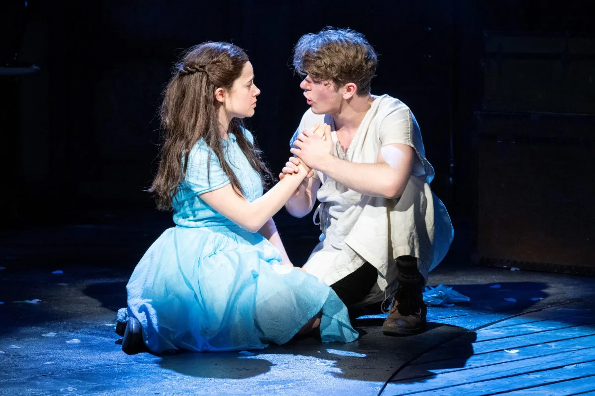 Molly Gordon and Colton Ryan as the leads in “Alice by Heart.” (Deen van Meer)