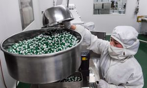 US Lawsuit Alleges Chinese Firm’s Scheme to Profit from Stock Market Maneuvers