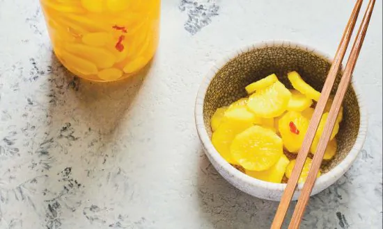 Takuan (Pickled Daikon Radishes)