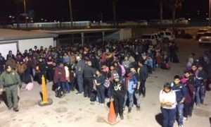 El Paso Border Crosser Apprehensions Up 500 Percent, Over 400 Caught in 5 Minutes
