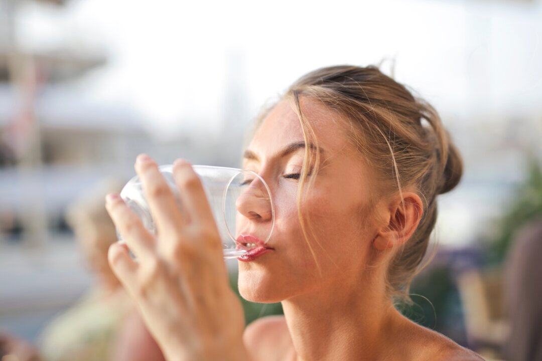 Feeling hungry? Drink up. Staying hydrated can help your body shed pounds and keep you from eating as much. (Pexels)