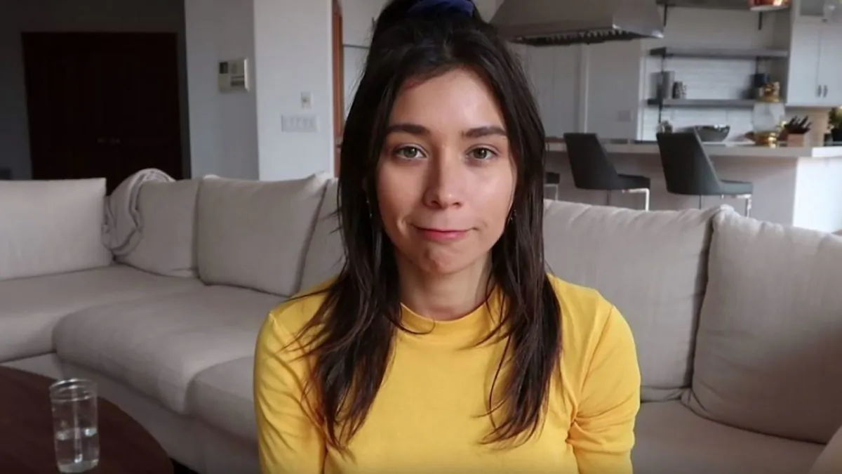 Yovana Mendoza Ayres. (Rawvana YouTube)